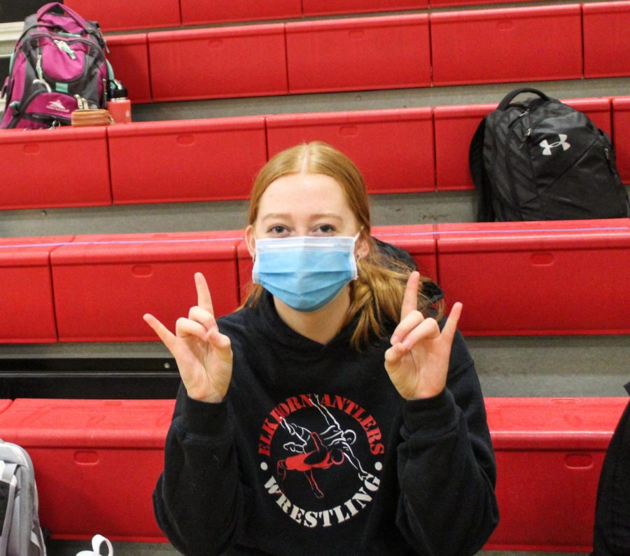 Senior Erin Stara puts Antlers up while volunteering at the annual blood drive. 