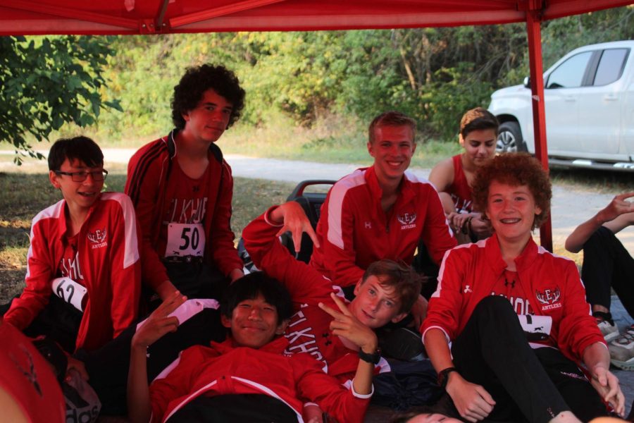 JV Cross Country Boys pose for a photo at the Fremont Invite.