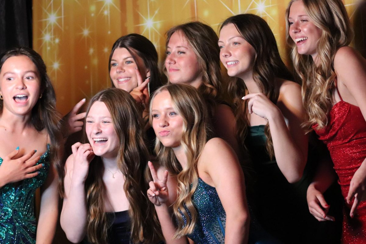 Juniors pose for a picture.