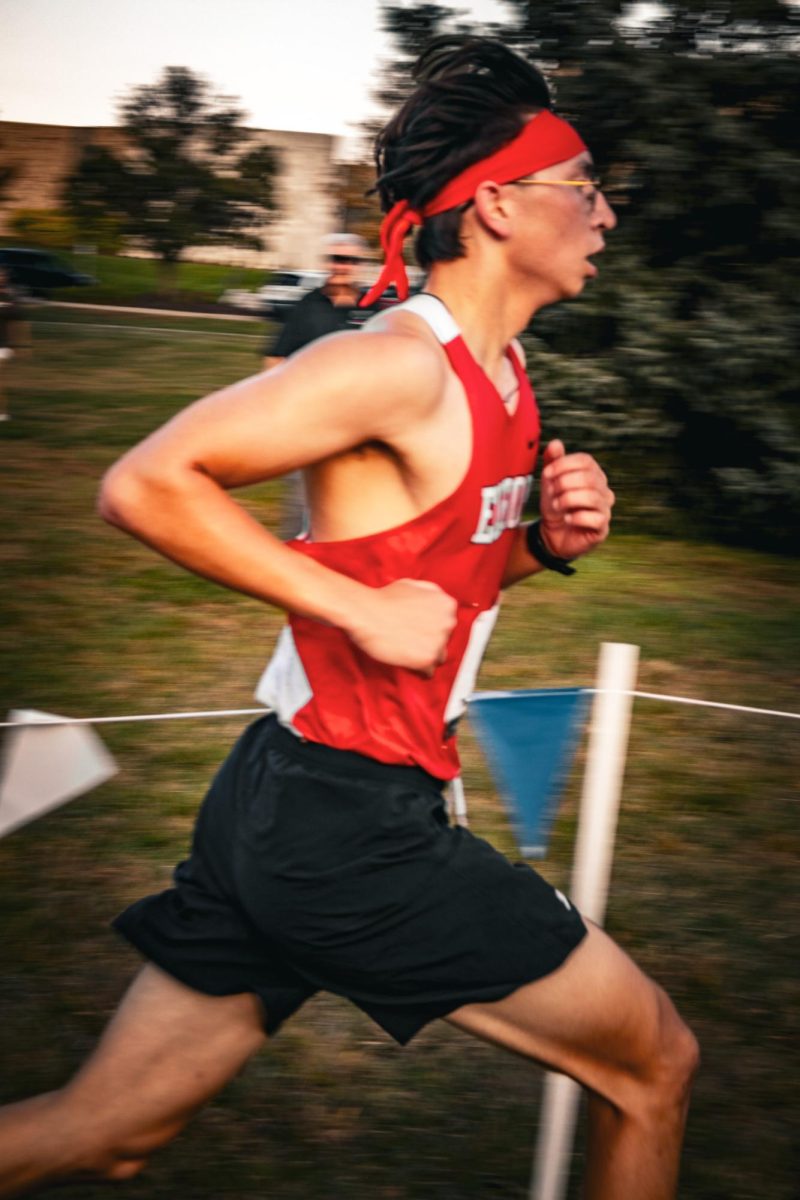 Senior Ivan Ratnapradipa sprinting to the finish at the 2025 Boys Town Invitational. Ivan would end up running a 22:32 at the invite (5K).