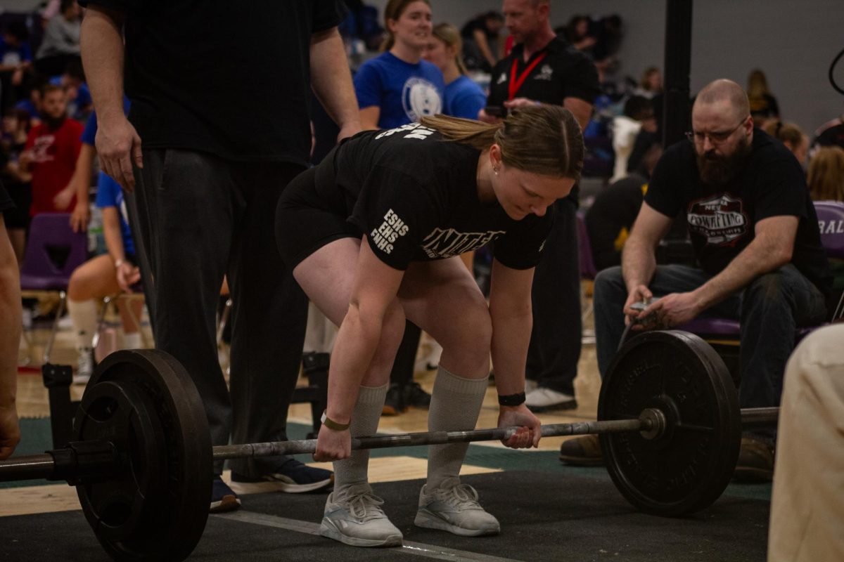 Senior powerlifter Autumn Dixon prepares for her deadlift of 275 pounds at State Powerlifting on February 21, 2026.